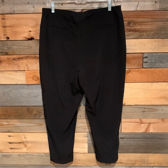 Chico's ZENERGY UPF Neema Side-Pocket Crop Pants Black Size 2 [U.S. 12] - Picture 11 of 15